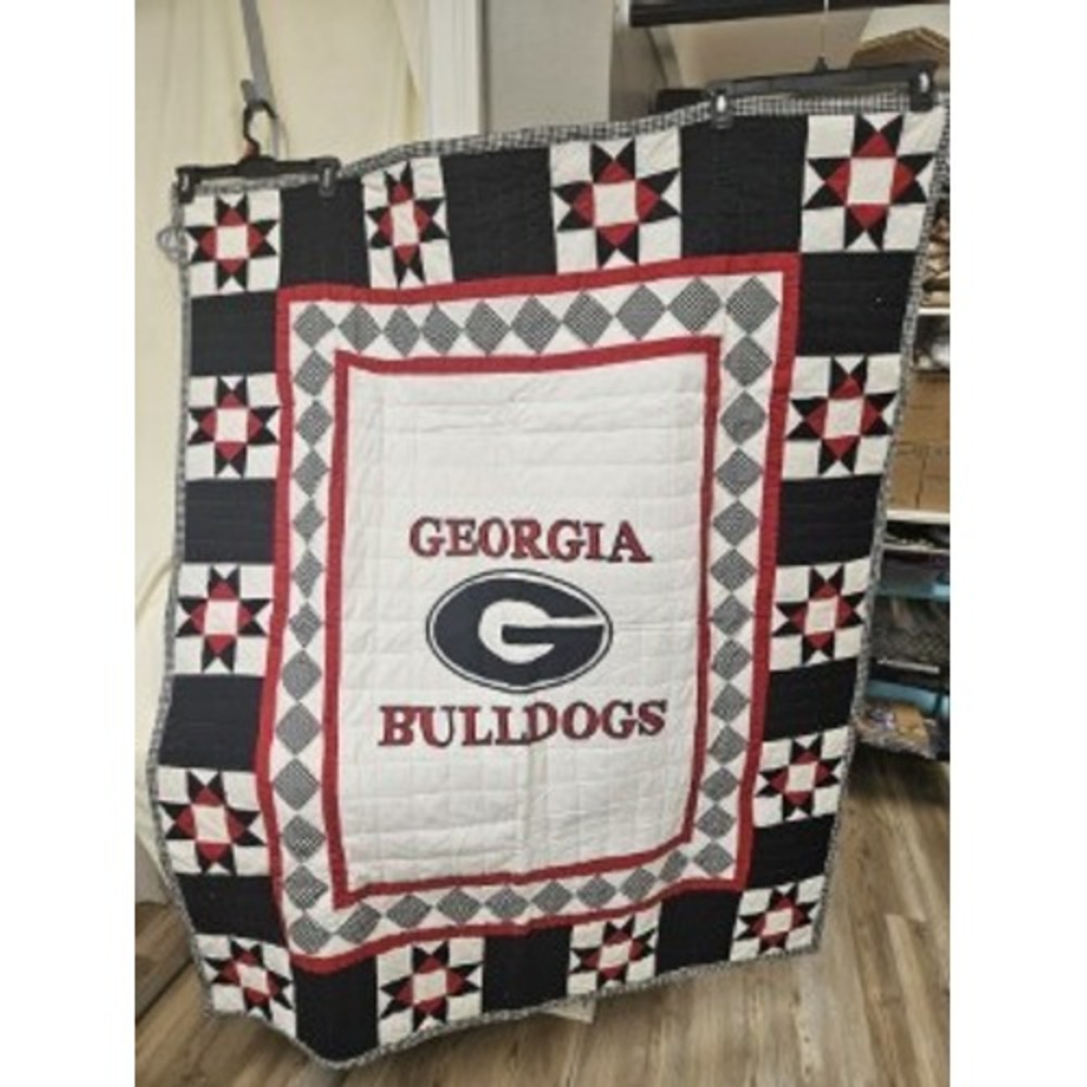 Georgia Bulldogs NCAA Quilt Star Patchwork G Logo Black Red White Fan Decor